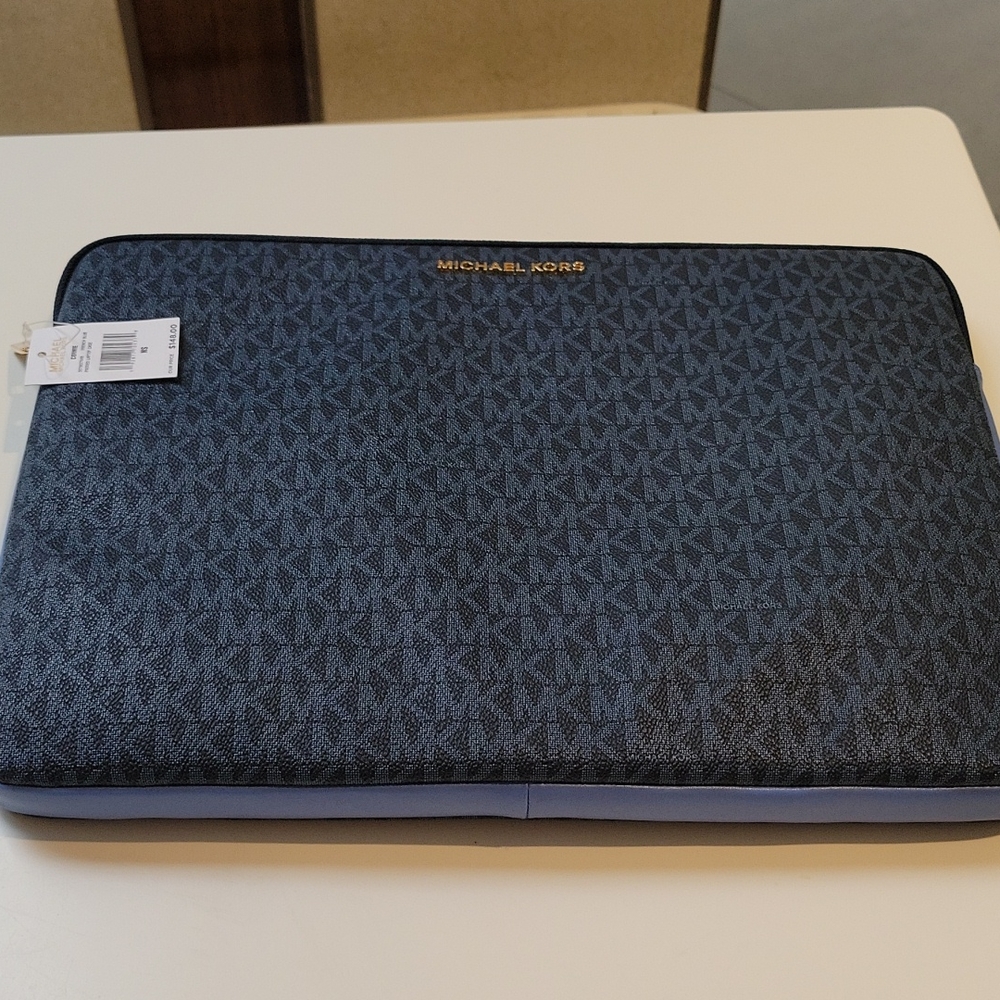 MK laptop cover